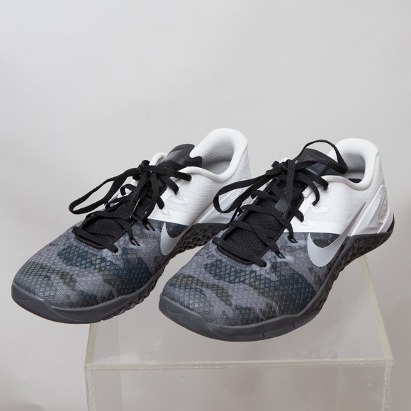 nike metcon wolf grey